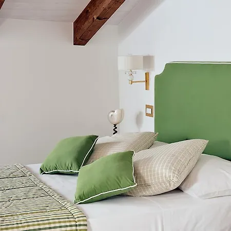 ベッド・アンド・ブレックファスト マリア 4*